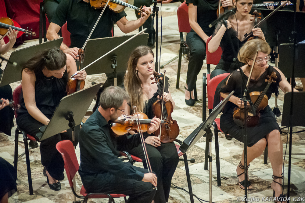 55. Glazbene večeri u Sv. Donatu: Koncert Zadarskog komornog orkestra i Romana Simovića, foto: Željko Karavida 55. Glazbene večeri u Sv. Donatu: Koncert Zadarskog komornog orkestra i Romana Simovića, foto: Željko Karavida