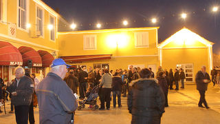 Bibinje: Božićni sajam na Trgu Franje Tuđmana Bibinje: Božićni sajam na Trgu Franje Tuđmana