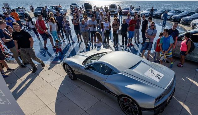 Sudionici 3. “Nikola Tesla EV Rally Croatia” na Pozdravu suncu. Photo. Dino Stanin/PIXSELL