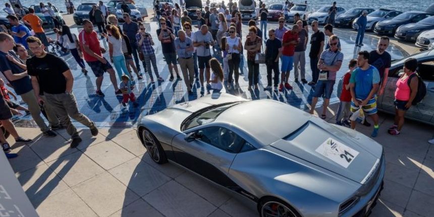 Sudionici 3. “Nikola Tesla EV Rally Croatia” na Pozdravu suncu. Photo. Dino Stanin/PIXSELL