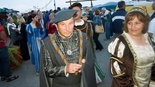 Biograd: Mazoretkinje, gradska glazba i srednjovjekovni biogradski kostimi