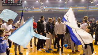 Humanitarno gledanje utakmice Zadar-Cibona (85-84) u Jazinama Humanitarno gledanje utakmice Zadar-Cibona (85-84) u Jazinama