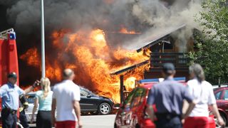 Požar na ŠRC Jelenovac, grad prekriven dimom, zaustavljeni autobusi…