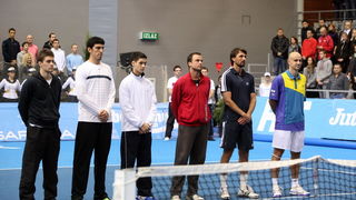 Osijek, 091210.
U osjeckoj dvorani Gradski vrt odigrat ce se humanitarni teniski spektakl, odnosno dvoboj Gorana Ivanisevica i Ivana Ljubicica. Cilj cijele manifestacije je humanitarnog karaktera. Prikupljena sredstva ici ce za pomoc pri lijecenju hrvats Osijek, 091210.
U osjeckoj dvorani Gradski vrt odigrat ce se humanitarni teniski spektakl, odnosno dvoboj Gorana Ivanisevica i Ivana Ljubicica. Cilj cijele manifestacije je humanitarnog karaktera. Prikupljena sredstva ici ce za pomoc pri lijecenju hrvats