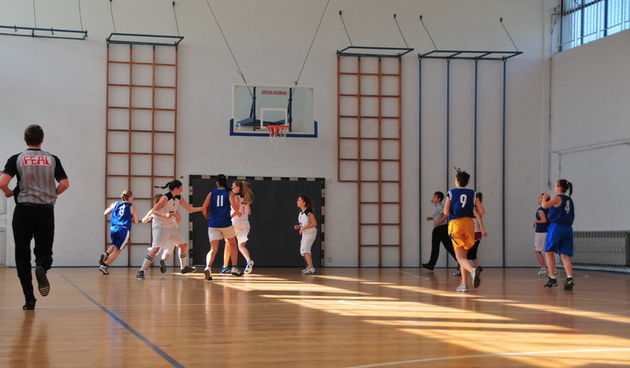 Prvenstvo srednjih skola u kosarci: Ekonomska – Privatna gimnazija, Foto. Ivan Dilber