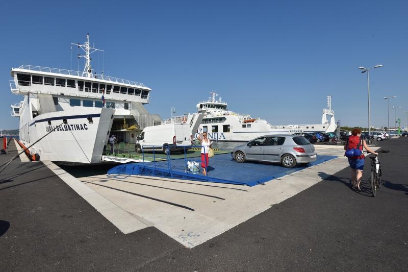 Tri megakruzera s preko 5 tisuća putnika uplovili u novu luku u Gaženici. Photo: Dino Stanin/PIXSELL Tri megakruzera s preko 5 tisuća putnika uplovili u novu luku u Gaženici. Photo: Dino Stanin/PIXSELL