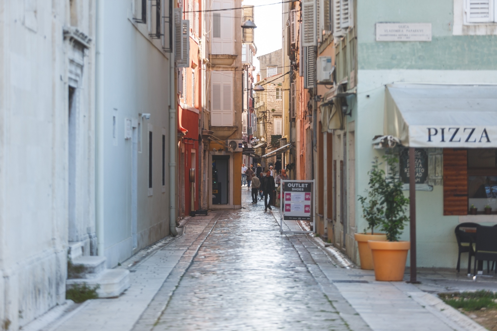 Zatvorene butige i poluprazan zadarski Poluotok Zatvorene butige i poluprazan zadarski Poluotok