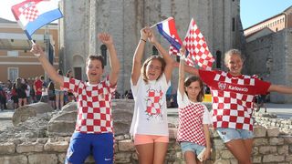 Zadar dočekao svoje Vatrene: Sve generacije okupile se na Forumu