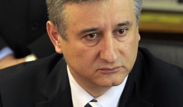 Split , 150210 . Konferencija za medije u zgradi Policijske uprave u Splitu povodom smjene nacelnika Ivana Mercepa i postavljanja novog nacelnika Josipa Bukvica . Na fotografiji ministar unutrasnjih poslova  Tomislav Karamarko . Foto: Paun Paunovic / CROP