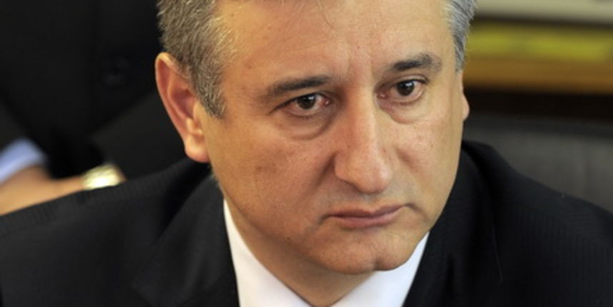 Split , 150210 . Konferencija za medije u zgradi Policijske uprave u Splitu povodom smjene nacelnika Ivana Mercepa i postavljanja novog nacelnika Josipa Bukvica . Na fotografiji ministar unutrasnjih poslova  Tomislav Karamarko . Foto: Paun Paunovic / CROP