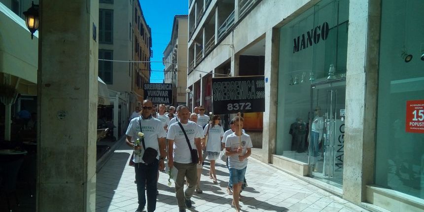 Mimohod na Kalelargi: Srebrenica Svijetom hodi Mimohod na Kalelargi: Srebrenica Svijetom hodi