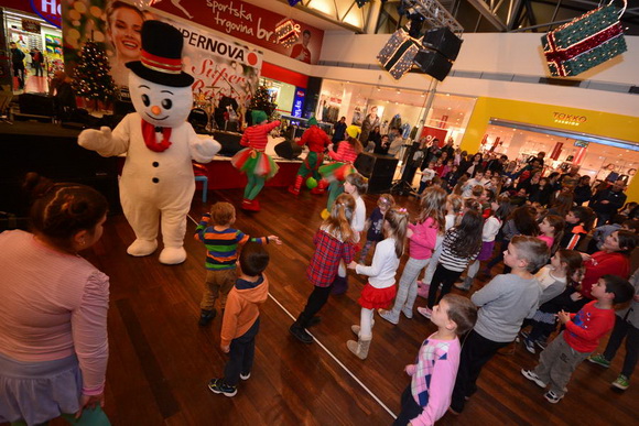 Supernova: Božićni koncert Ivane Kindl i posjet Djeda Božićnjaka, Foto: Iva Perinčić Supernova: Božićni koncert Ivane Kindl i posjet Djeda Božićnjaka, Foto: Iva Perinčić