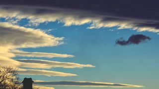 Zimsko svitanje i igra oblaka, foto: Iva Perinčić Zimsko svitanje i igra oblaka, foto: Iva Perinčić