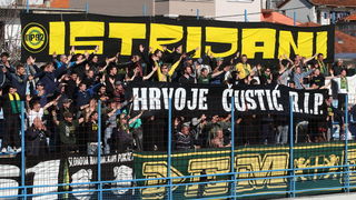 Zadar, 060413. 
Stadion na Stanovima.
Utakmica 26. kola prve HNL izmedju NK Zadar i NK Istra. Na fotografiji: navijaci Istre Demoni.
Foto: Jure Miskovic / CROPIX