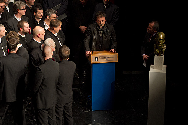 HNK Zadar: “Ljubi s ljubavlju”, foto: Leo Banić HNK Zadar: “Ljubi s ljubavlju”, foto: Leo Banić