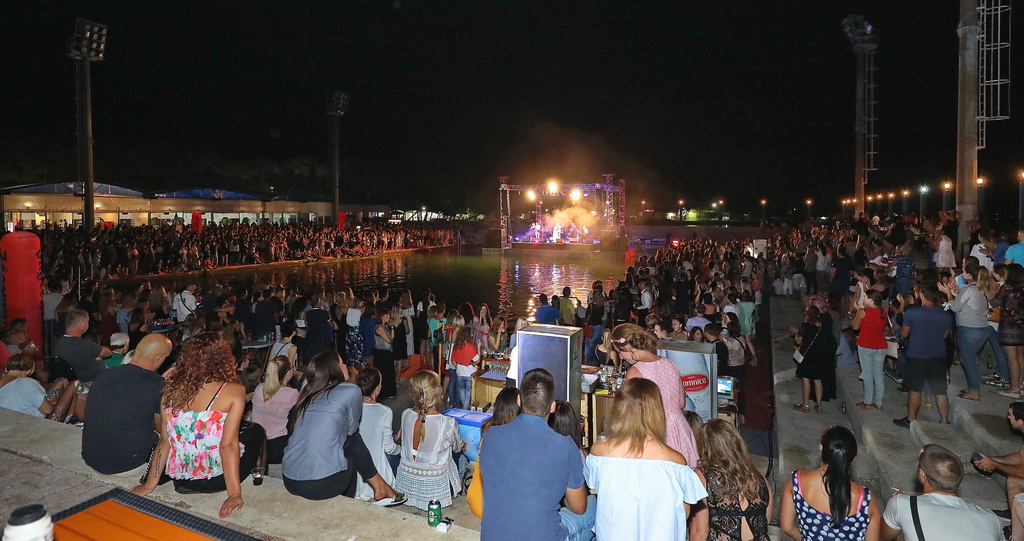 Čudesna Doris Dragović oduševila u Biogradu na Moru Čudesna Doris Dragović oduševila u Biogradu na Moru