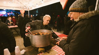 Humanitarni svjetlosni spektakl “Zaželi ljubav 2018.” @ Forum
