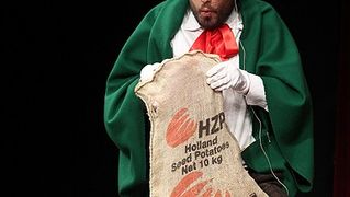 “Plesna čestitka” (foto:Saša Čuka)