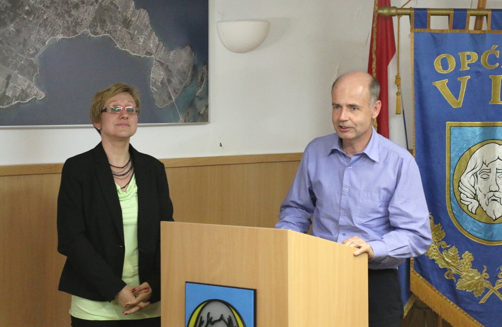 Delegacija Južnomoravske regije u posjeti otoku Viru Delegacija Južnomoravske regije u posjeti otoku Viru