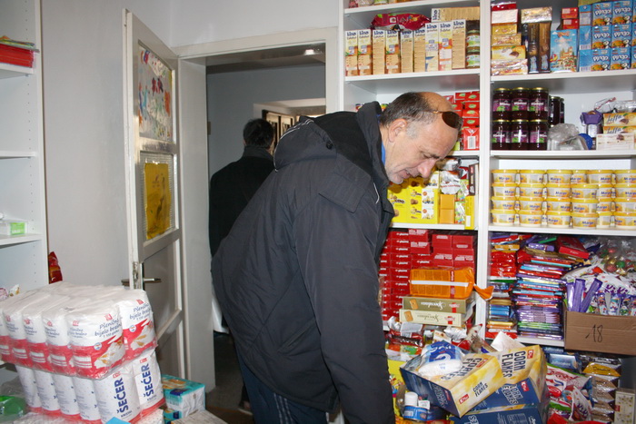 Zadarski sportaši i sportski novinari velikog srca napunili Socijalnu samoposlugu Zadarski sportaši i sportski novinari velikog srca napunili Socijalnu samoposlugu