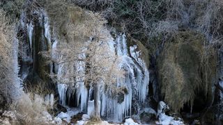 Ledena zimska idila na slapovima Krke Ledena zimska idila na slapovima Krke