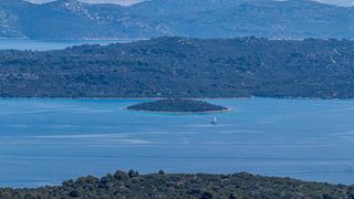 Izlet do Dugog otoka – planinarenje do Orljaka i posjet Velom Ratu