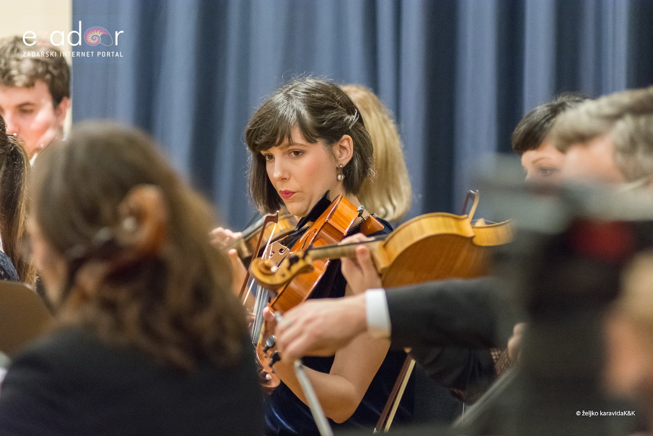 “Glazbena fantazija” Zadarskog komornog orkestra u Svečanoj dvorani Sveučilišta u Zadru. Solist Berislav Šipuš na klaviru, pod ravnanjem maestra Pavla Dešpalja “Glazbena fantazija” Zadarskog komornog orkestra u Svečanoj dvorani Sveučilišta u Zadru. Solist Berislav Šipuš na klaviru, pod ravnanjem maestra Pavla Dešpalja