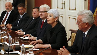 Zagreb, 250611.
Hrvatska Vlada, Banski dvori.
Svecana sjednica Hrvatske Vlade,povodom Dana drzavnosti.
Na slici: premijerka Jadranka Kosor, predsjednik Hrvatske Ivo Josipovic, predsjednik Hrvatskog Sabora Luka Bebic.
Foto:  Damjan Tadic / CROPIX