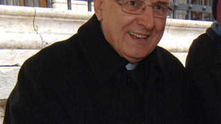 Mons. Ivan Prenđa u Caritasovoj akciji (Foto: Andrija Lučić/CROPIX)