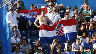 Rim, 010809. 
13 Svjetsko prvenstvo prvenstvo Rim 2009. 
Finale 50 metara slobodno.
Na fotografiji: Kozulj predvodio navijace.
Foto: Vladimir Dugandzic / CROPIX