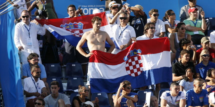 Rim, 010809. 
13 Svjetsko prvenstvo prvenstvo Rim 2009. 
Finale 50 metara slobodno.
Na fotografiji: Kozulj predvodio navijace.
Foto: Vladimir Dugandzic / CROPIX