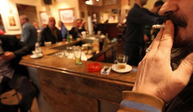 Zadar – Zakon o zabrani pusenja ipak nije dostigao mali kultni caffe bar Toni u centru grada tako da ce stalna klijentela moci i dalje uzivati duhanske proizvode uz jutarnju kavu ili pivo