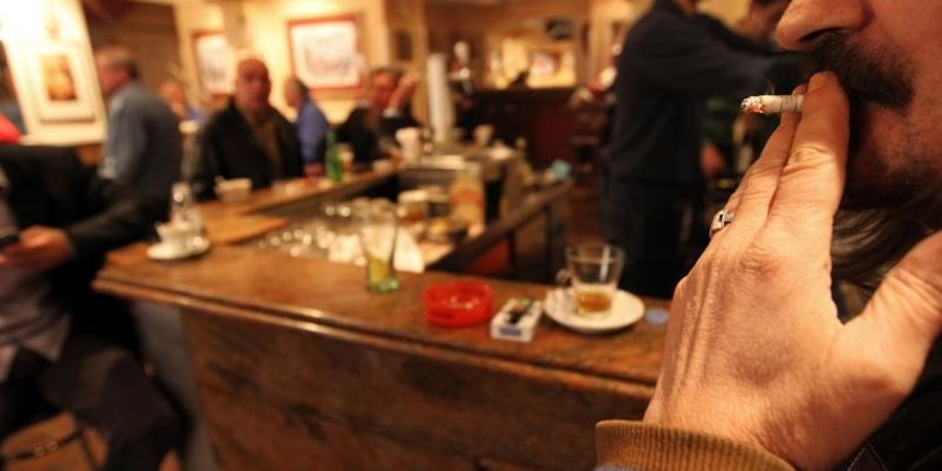 Zadar – Zakon o zabrani pusenja ipak nije dostigao mali kultni caffe bar Toni u centru grada tako da ce stalna klijentela moci i dalje uzivati duhanske proizvode uz jutarnju kavu ili pivo