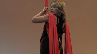 Arsenal: Xiomara Circo Art – ples na svili, Foto: Roberto Lerga Arsenal: Xiomara Circo Art – ples na svili, Foto: Roberto Lerga