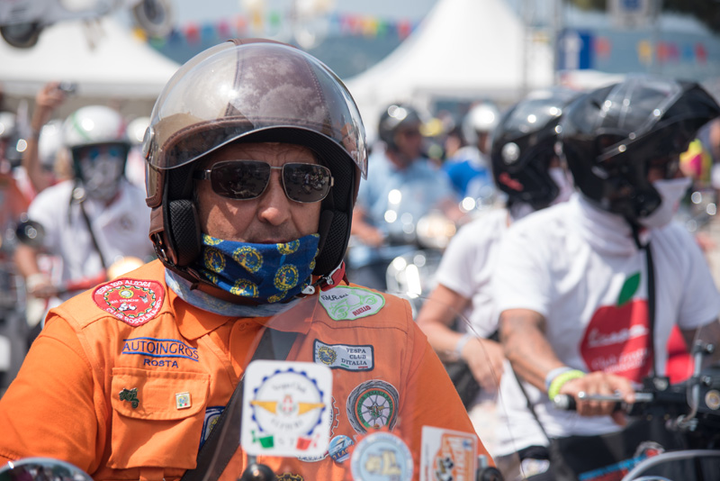 Spektakularni defile vespaša, foto: Vinko Pešić Spektakularni defile vespaša, foto: Vinko Pešić