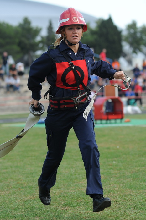 Zadar, 290912
Atletska staza SC Visnjik.
Odrzano VI. drzavno natjecanje vatrogasaca republike Hrvatske. Domacin je Vatrogasna zajednica Zupanije Zadarske.
Foto: Luka Gerlanc / CROPIX Zadar, 290912
Atletska staza SC Visnjik.
Odrzano VI. drzavno natjecanje vatrogasaca republike Hrvatske. Domacin je Vatrogasna zajednica Zupanije Zadarske.
Foto: Luka Gerlanc / CROPIX