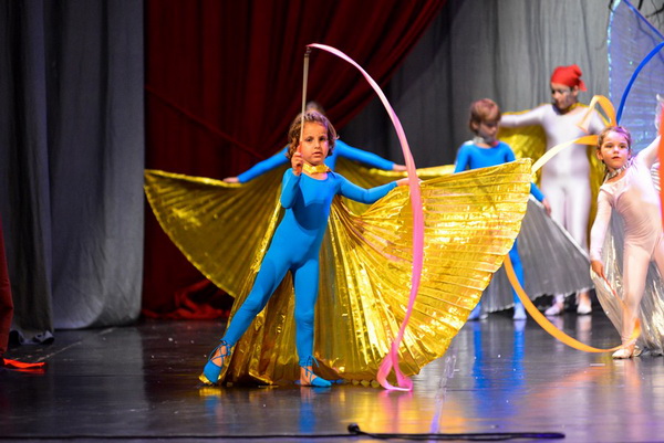 Circo Art u HNK Zadar izveo predstavu “Povratak u prirodu”