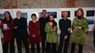 Humanitarna izlozba za pomoc tesko bolesnoj mladoj zadranki Ani Pavic i njenoj kceri Aurori. Zadarski fotografi amateri i profesionalci njih 37 odazvali su se ovoj akciji doniravsi fotografije, Foto: Željko Mršić/PIXSELL