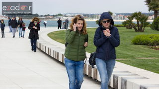 Đir po gradu 20. travnja 2017. jugo, zima, vjetar Đir po gradu 20. travnja 2017. jugo, zima, vjetar