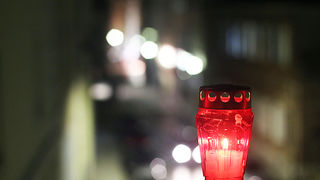 Svijeće na Kopnenim vratima i bedemu u Foši (foto:Saša Čuka) Svijeće na Kopnenim vratima i bedemu u Foši (foto:Saša Čuka)