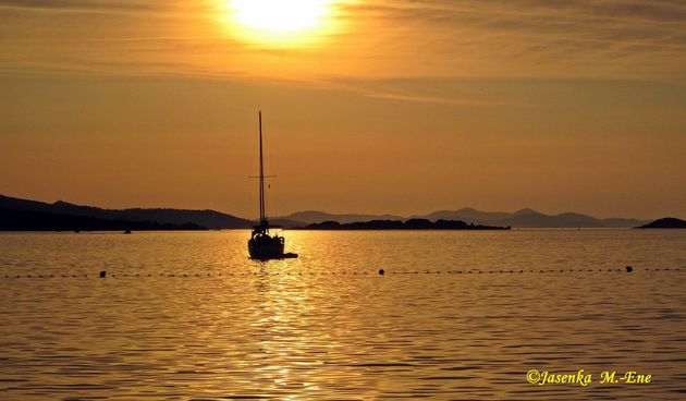 Biograd: Jasenka Medvedec predstavlja zbirku pjesama “More mojim očima”
