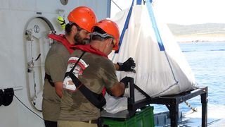 Zadarski podvodni arheolozi na istraživanju ostataka potopljenog aviona kod Visa Zadarski podvodni arheolozi na istraživanju ostataka potopljenog aviona kod Visa