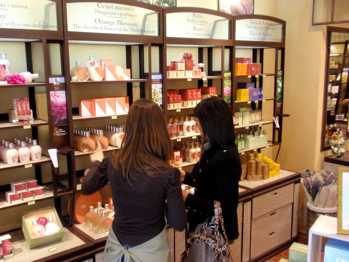 Otvorenje L’Occitane trgovine u Zadru, foto: Karla Otvorenje L’Occitane trgovine u Zadru, foto: Karla