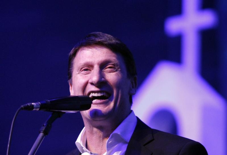 Tomislav Bralić i klape Intrade sinoć su održali koncert u prepunoj Spaladium areni u Splitu, foto: Tino Jurić/ PIXSELL Tomislav Bralić i klape Intrade sinoć su održali koncert u prepunoj Spaladium areni u Splitu, foto: Tino Jurić/ PIXSELL