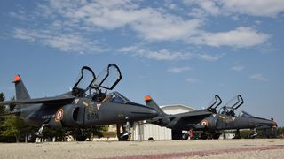 Francuski vojni avioni u vojarni “Pukovnik Mirko Vukušić”u Zemuniku Francuski vojni avioni u vojarni “Pukovnik Mirko Vukušić”u Zemuniku