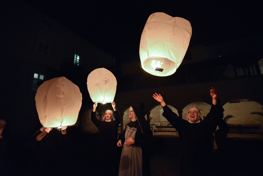 U klaustru samostana sv. Marije i zadarske benediktinke su sudjelovale u akciji “Zaželi ljubav”. Foto: Iva Perinčić U klaustru samostana sv. Marije i zadarske benediktinke su sudjelovale u akciji “Zaželi ljubav”. Foto: Iva Perinčić