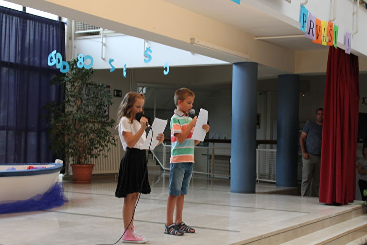 Gradonačelnik Dukić posjetio OŠ Bartul Kašić prvog dana škole Gradonačelnik Dukić posjetio OŠ Bartul Kašić prvog dana škole