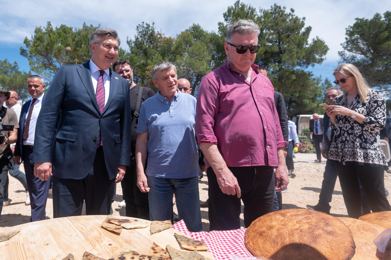 Plenković i EU kandidati HDZ-a na Benkovačkom sajmu
