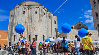 Image 892617 (auto) Image 892617 (auto)