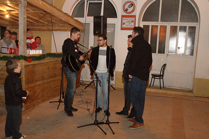 Bibinje: Božićni sajam na Trgu Franje Tuđmana Bibinje: Božićni sajam na Trgu Franje Tuđmana